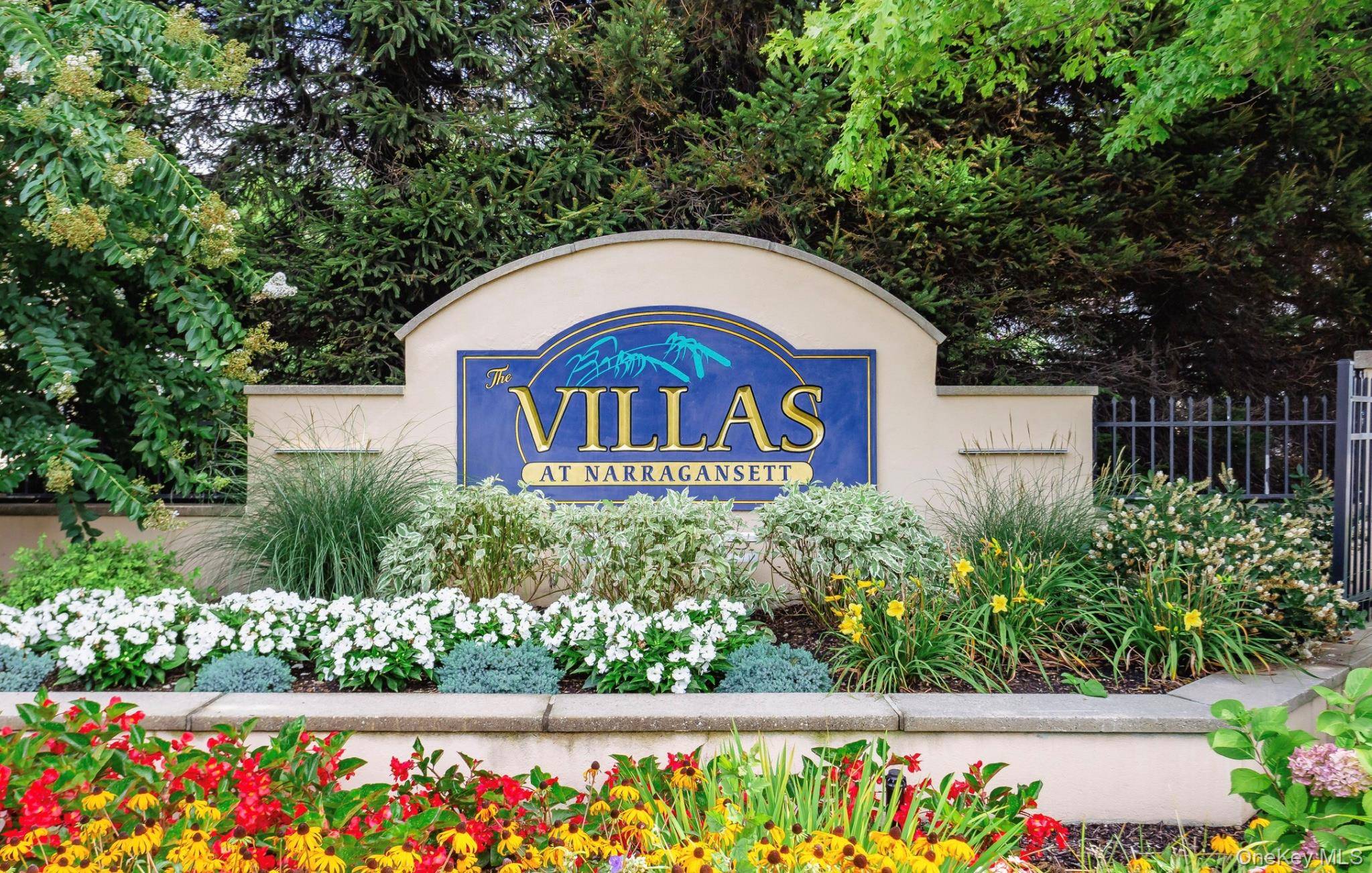 115 Narragansett Villas DR, Lindenhurst, NY 11757