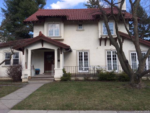 40-09 208th ST #2nd Floor, Bayside, NY 11361