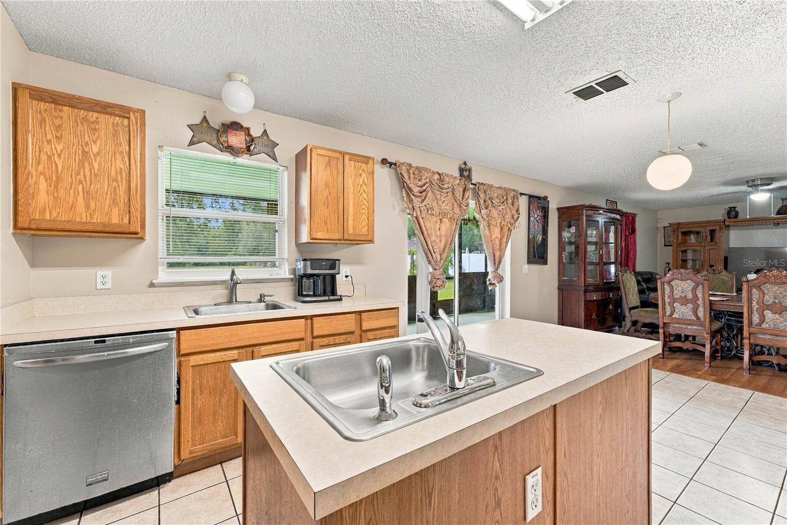 2818 SHEILA DR, Apopka, FL 32712