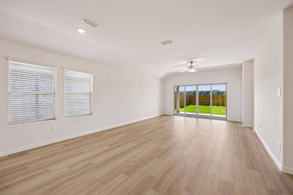 3041 Dry Brook Way, Fort Worth, TX 76179