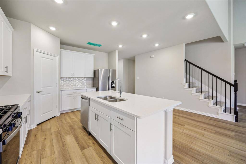 10812 Colonial Heights Lane, Fort Worth, TX 76179