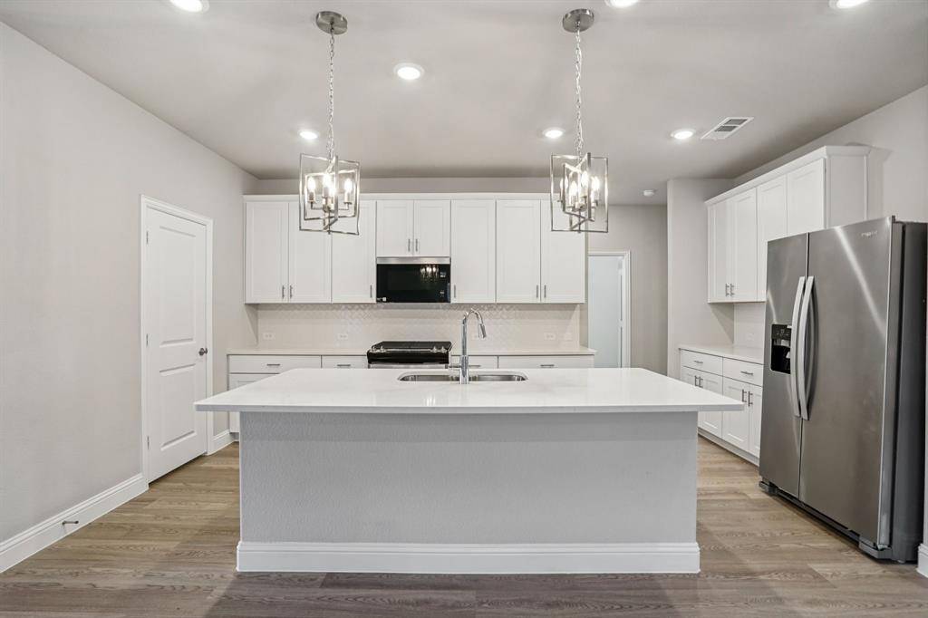 10816 Colonial Heights Lane, Fort Worth, TX 76179