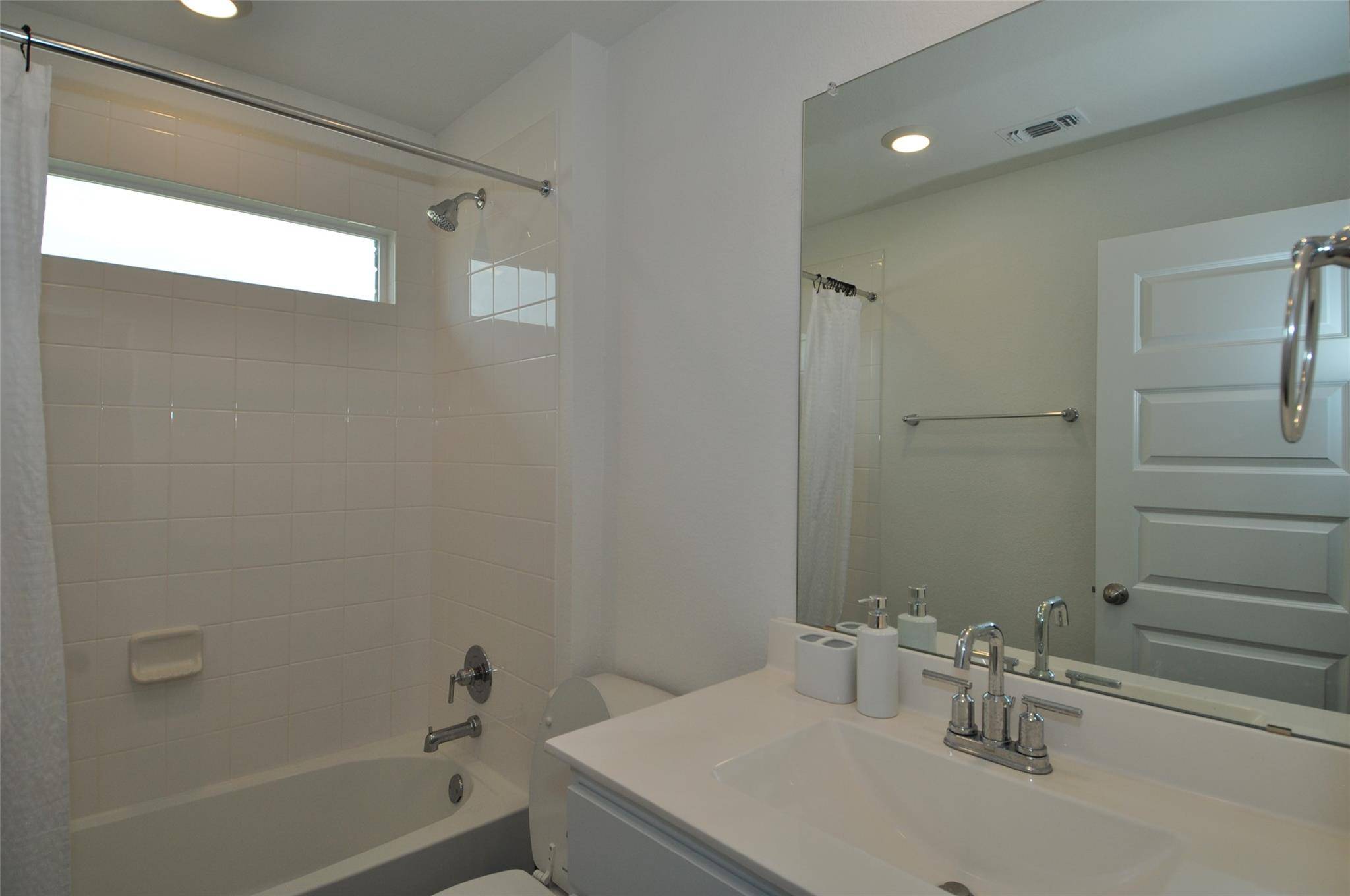 233 James River DR, Hutto, TX 78634