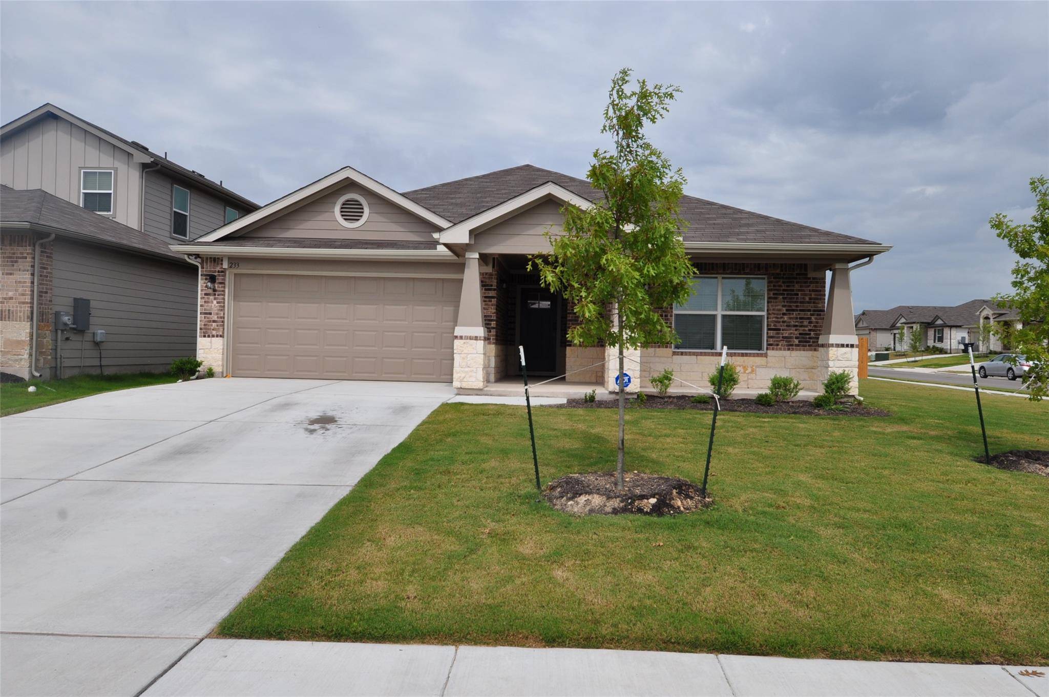 233 James River DR, Hutto, TX 78634