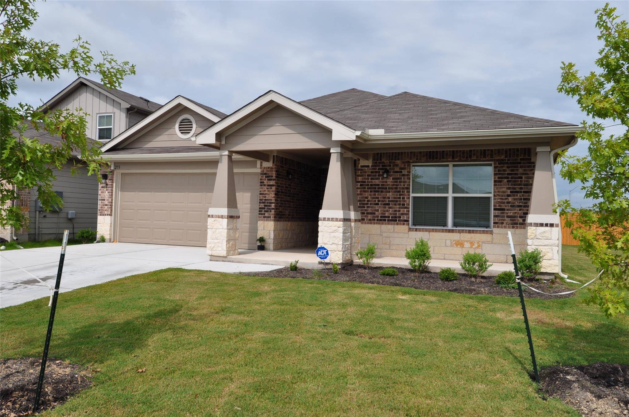 233 James River DR, Hutto, TX 78634