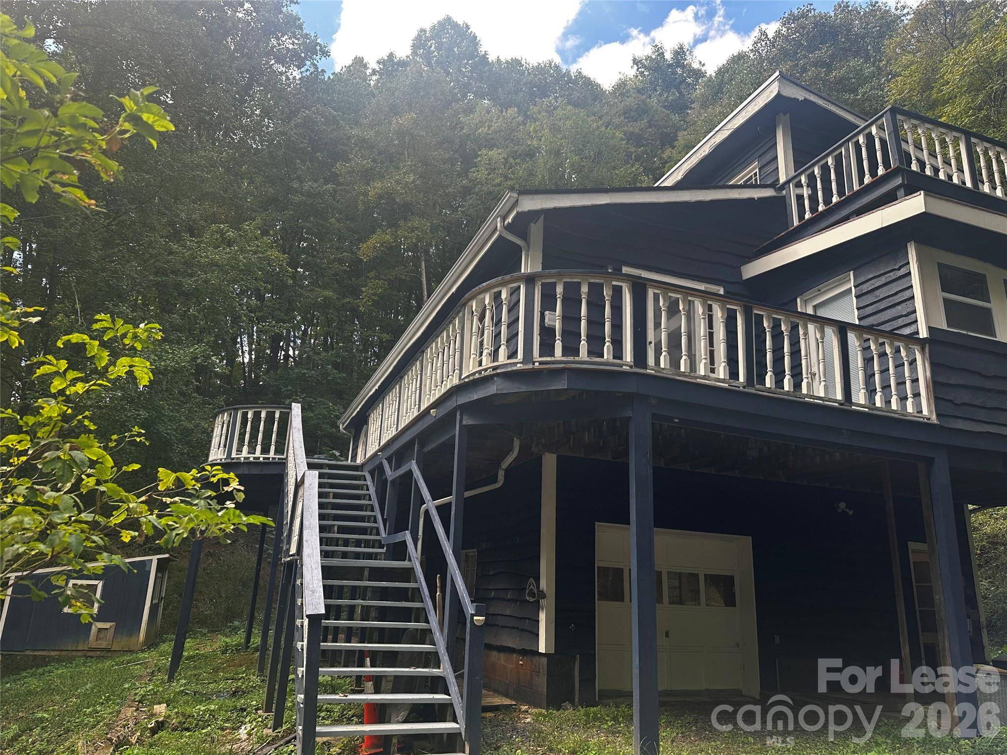 701 Deacon RD, Burnsville, NC 28714