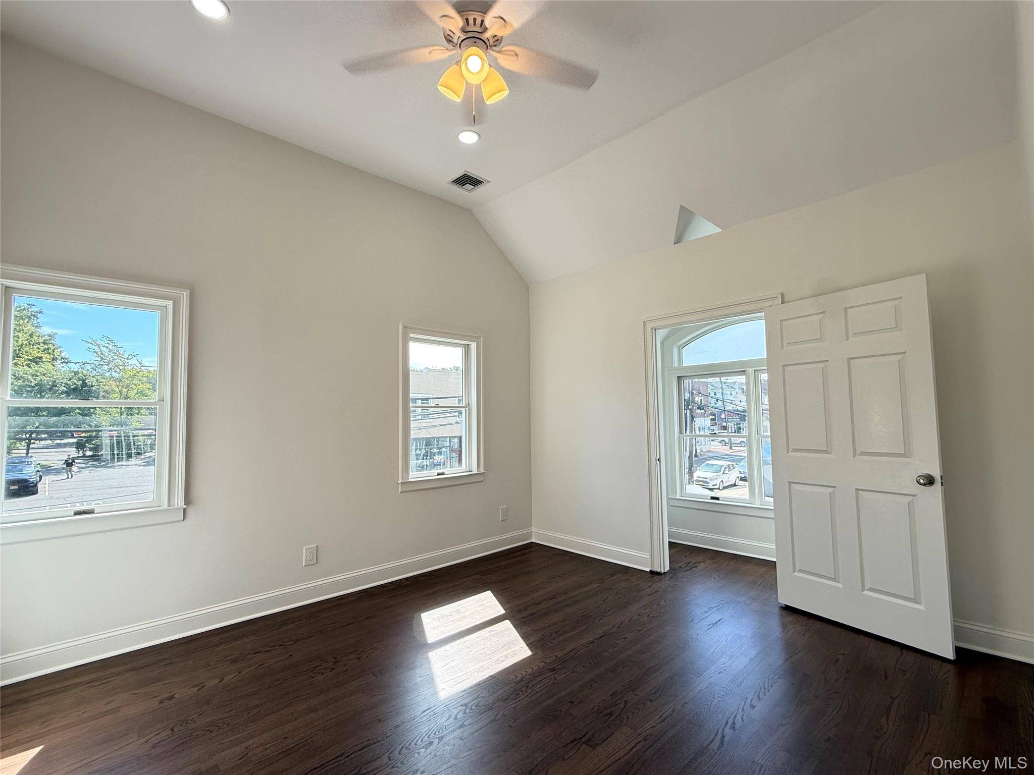9 E Carver ST, Huntington, NY 11743