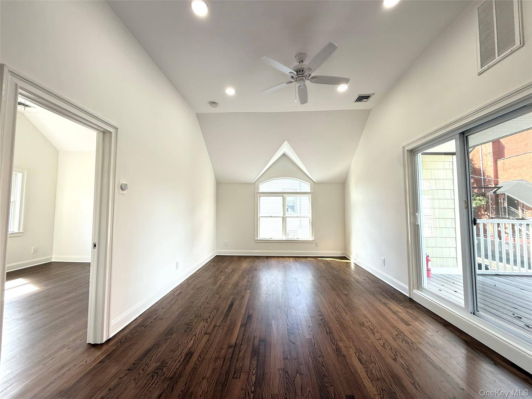 9 E Carver ST, Huntington, NY 11743