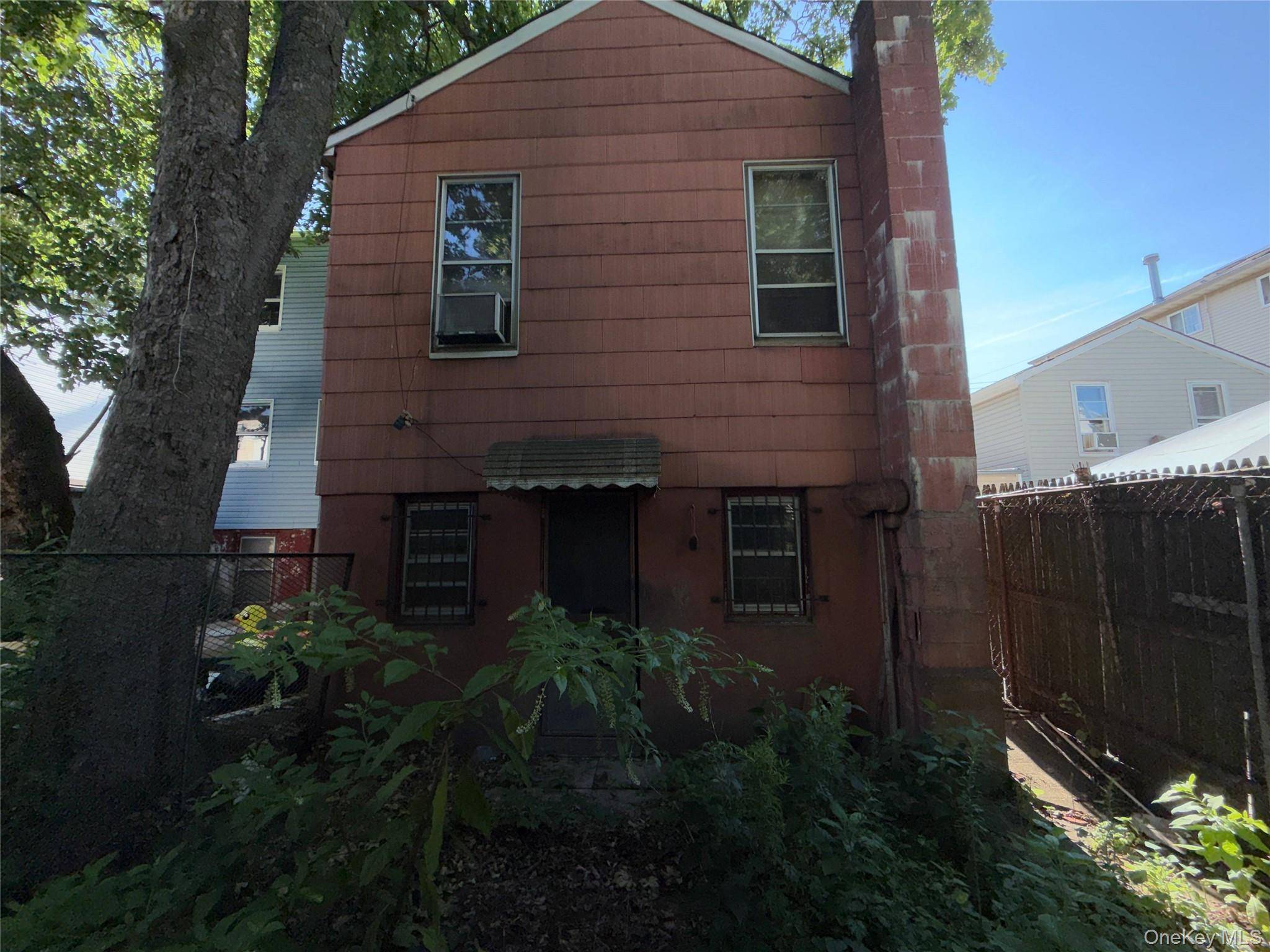827 Pine ST, Brooklyn, NY 11208