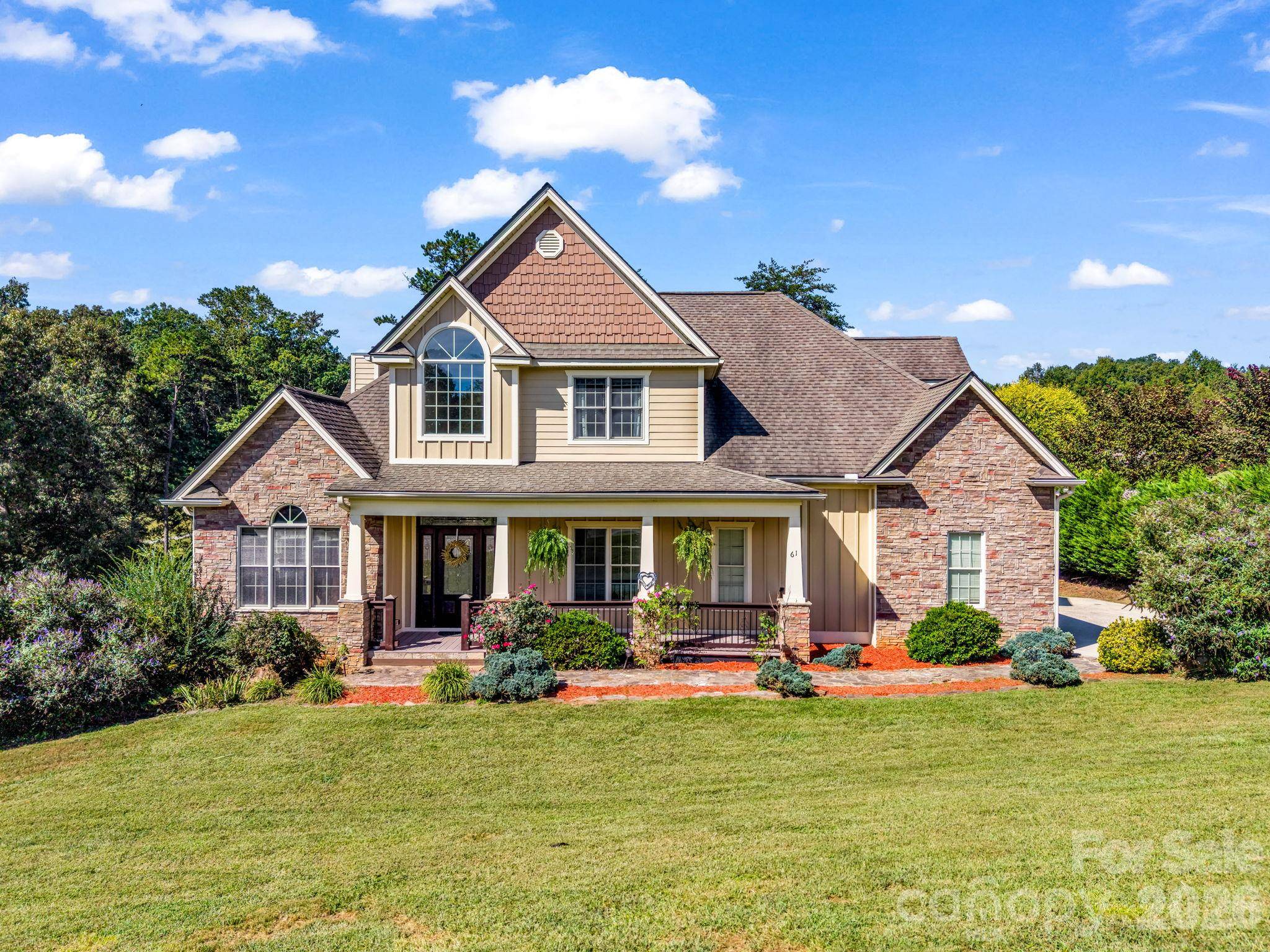 61 Mountain Shadows DR, Leicester, NC 28748