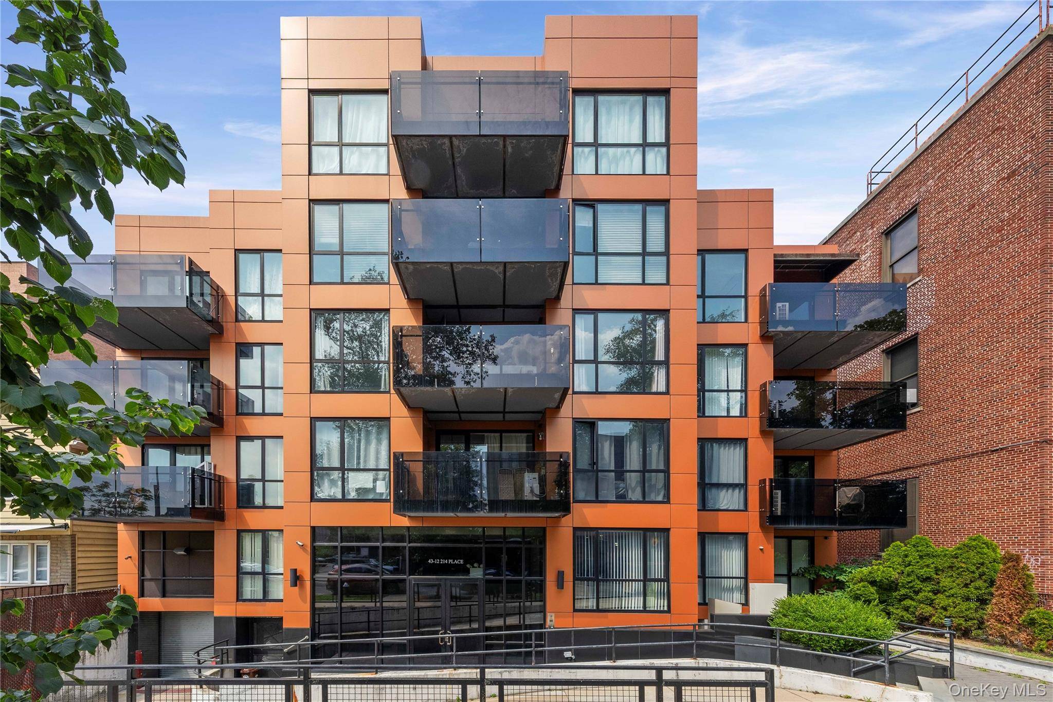 43-12 214 PL ## 3E, Bayside, NY 11361