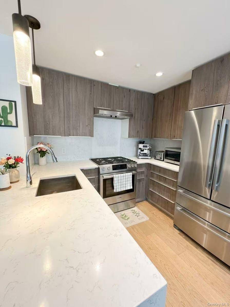46-20 11th ST #4G, Long Island City, NY 11101
