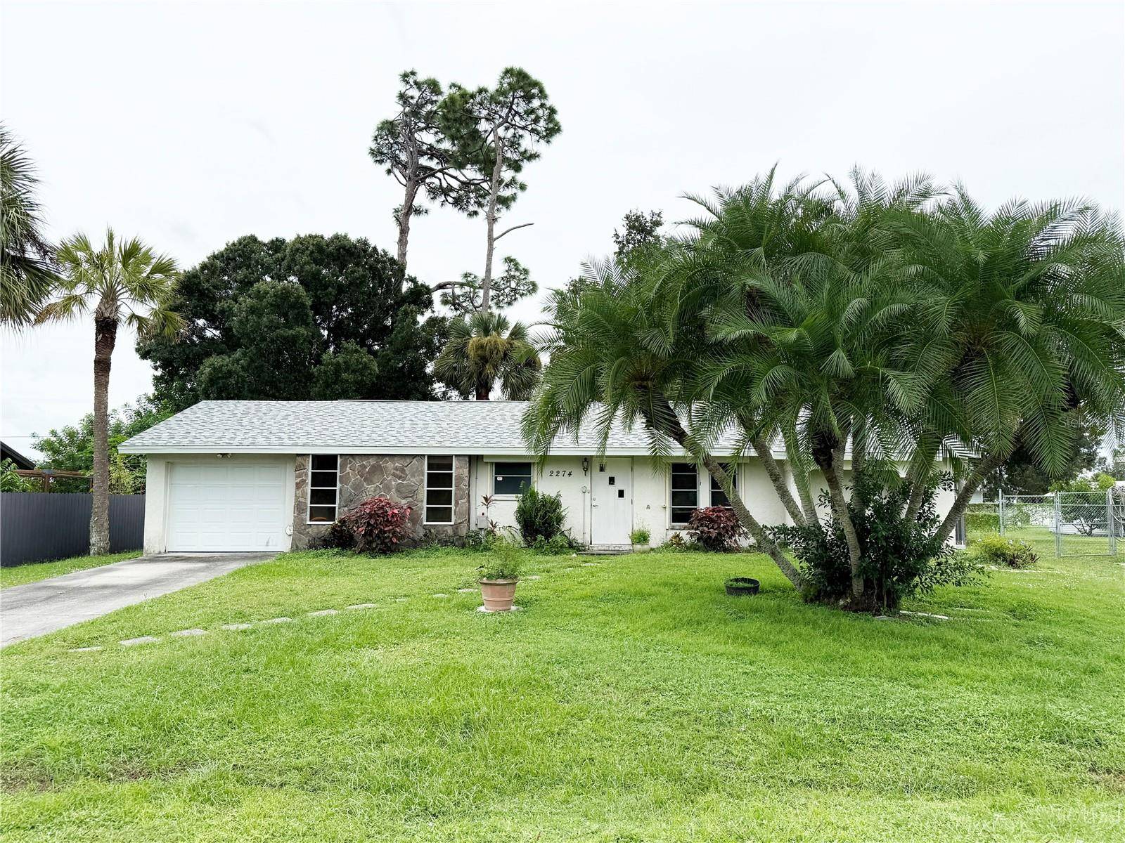 2274 LAKESHORE CIR, Port Charlotte, FL 33952