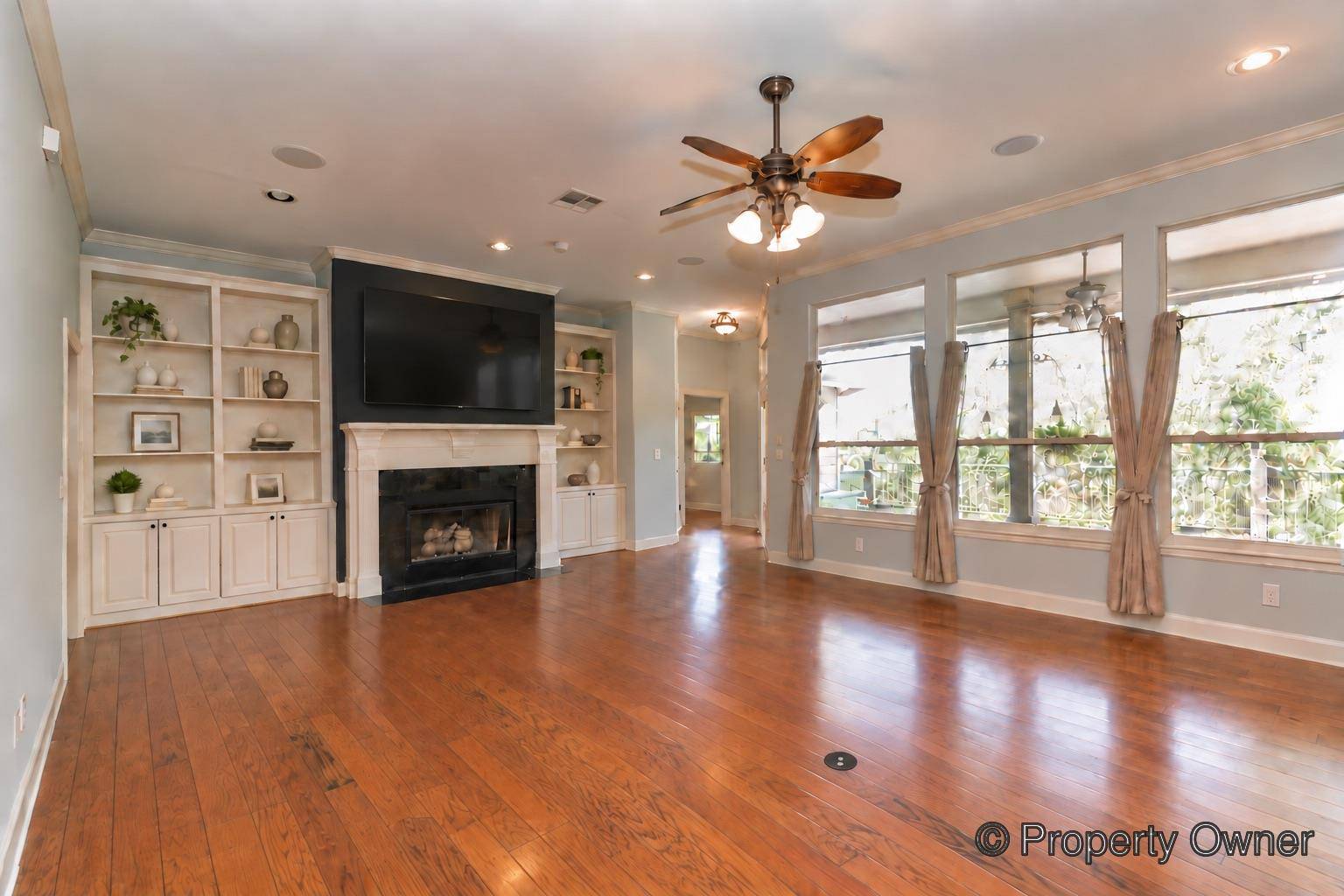 400 Bedford DR, Spicewood, TX 78669