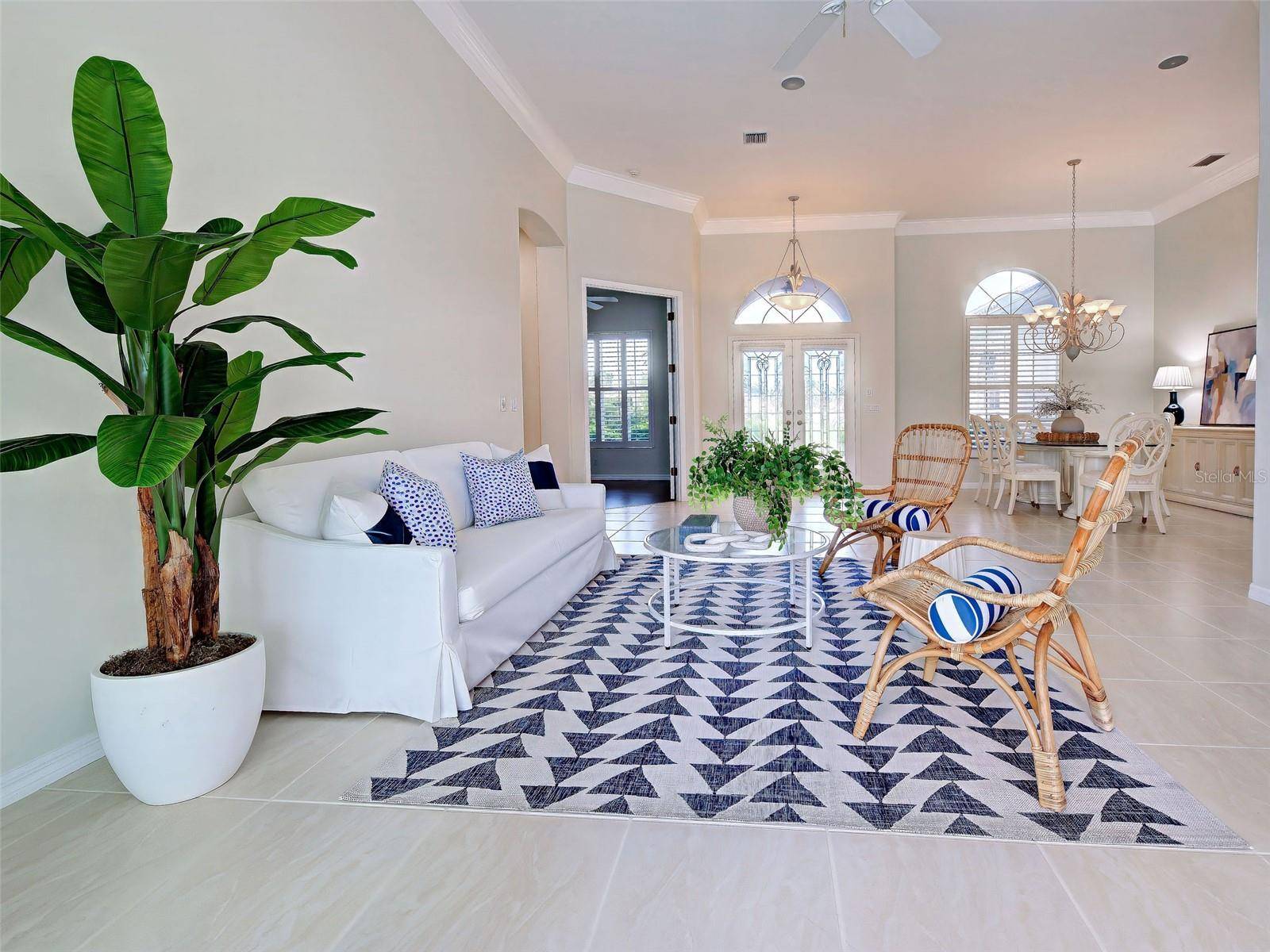 692 EGRET WALK LN, Venice, FL 34292