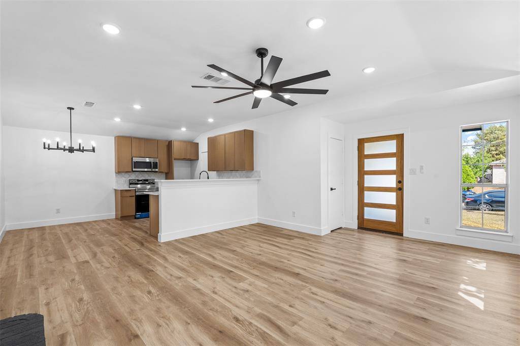 10232 Blackjack Oaks Drive, Dallas, TX 75227