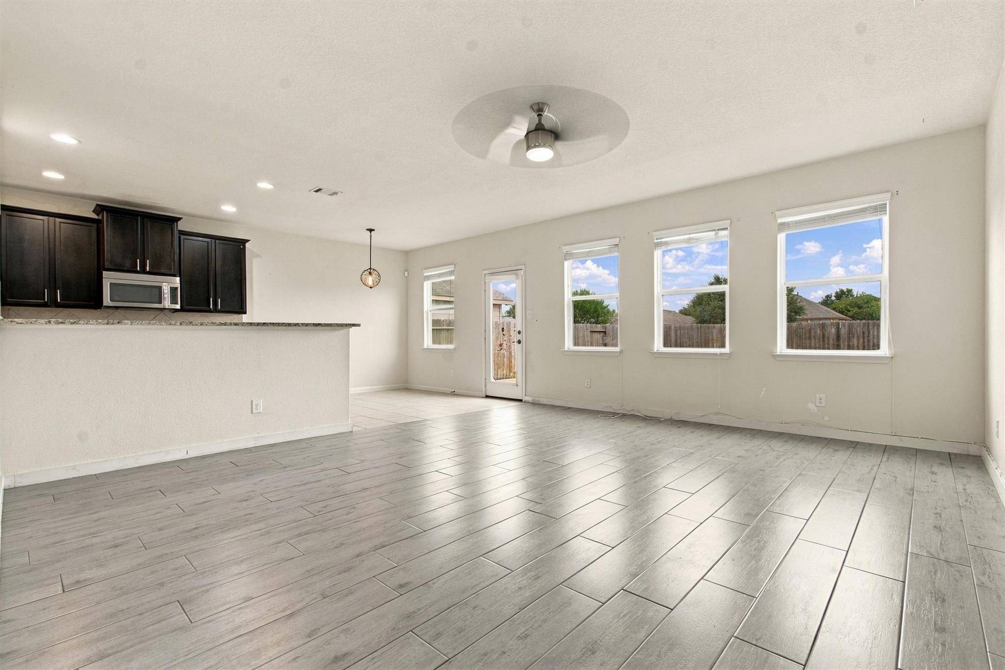 1524 Treeta TRL, Kyle, TX 78640