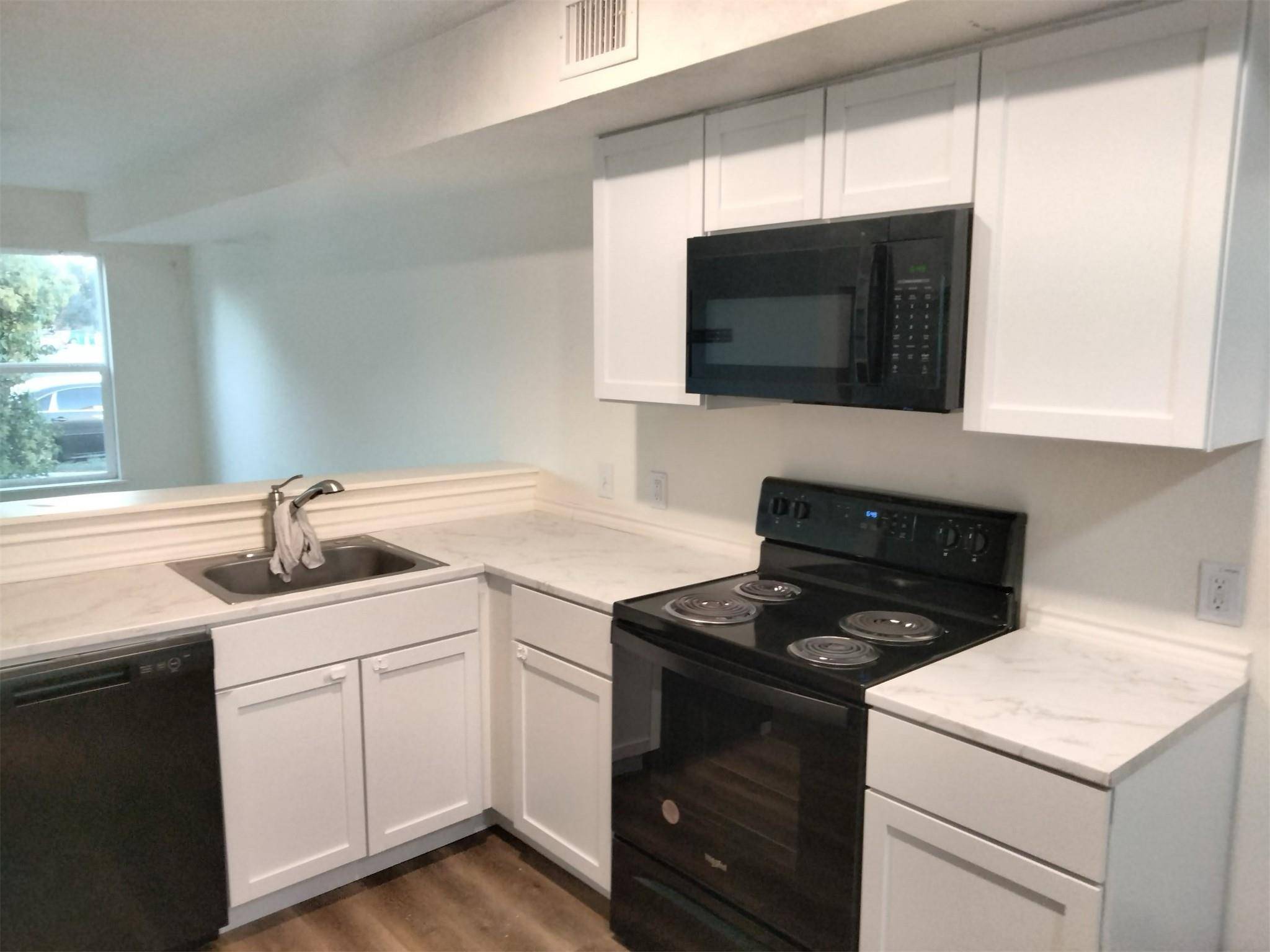 350 Debus DR #217, Taylor, TX 76574