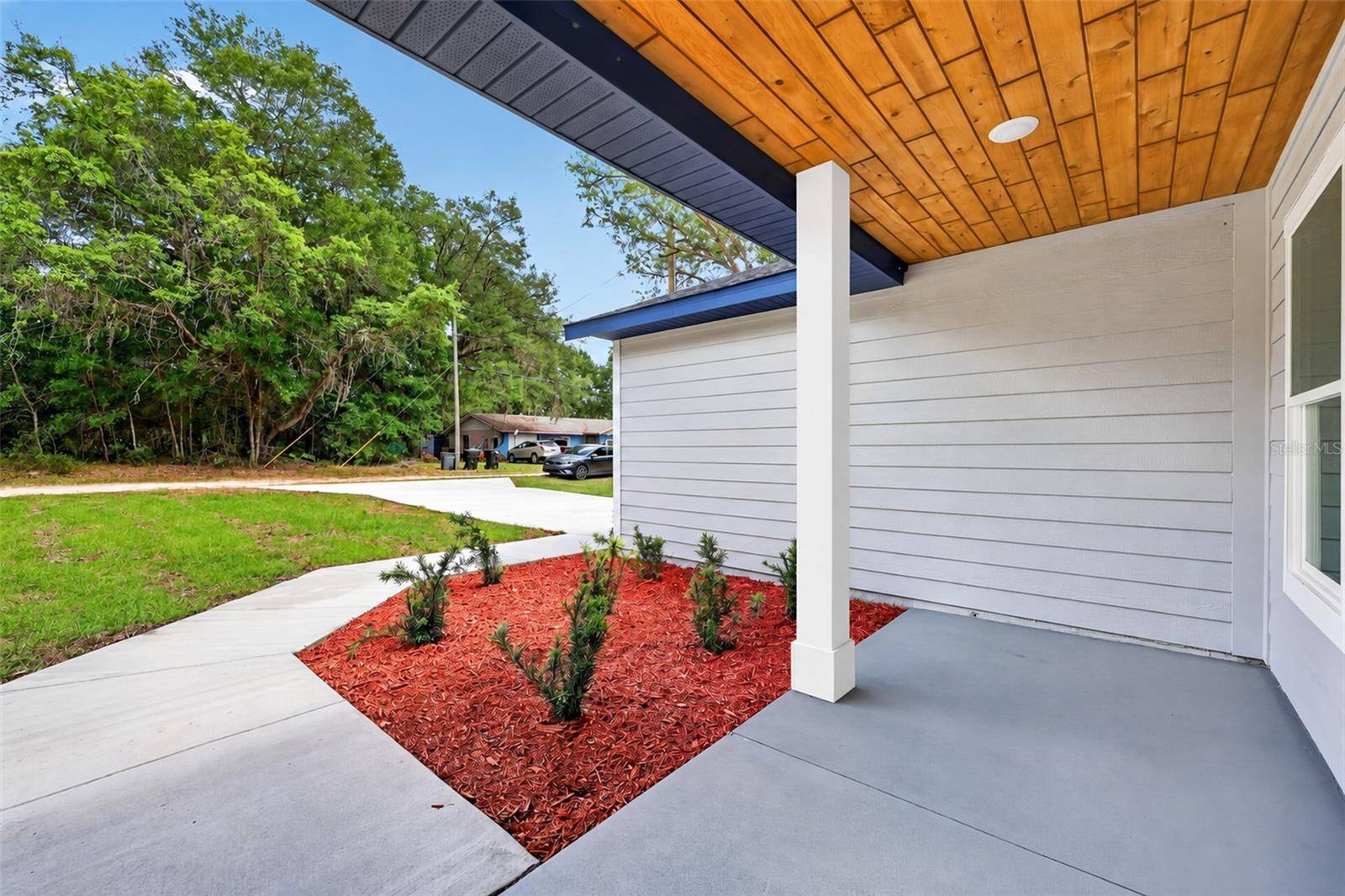 122 GUAVA PASS TER, Ocklawaha, FL 32179