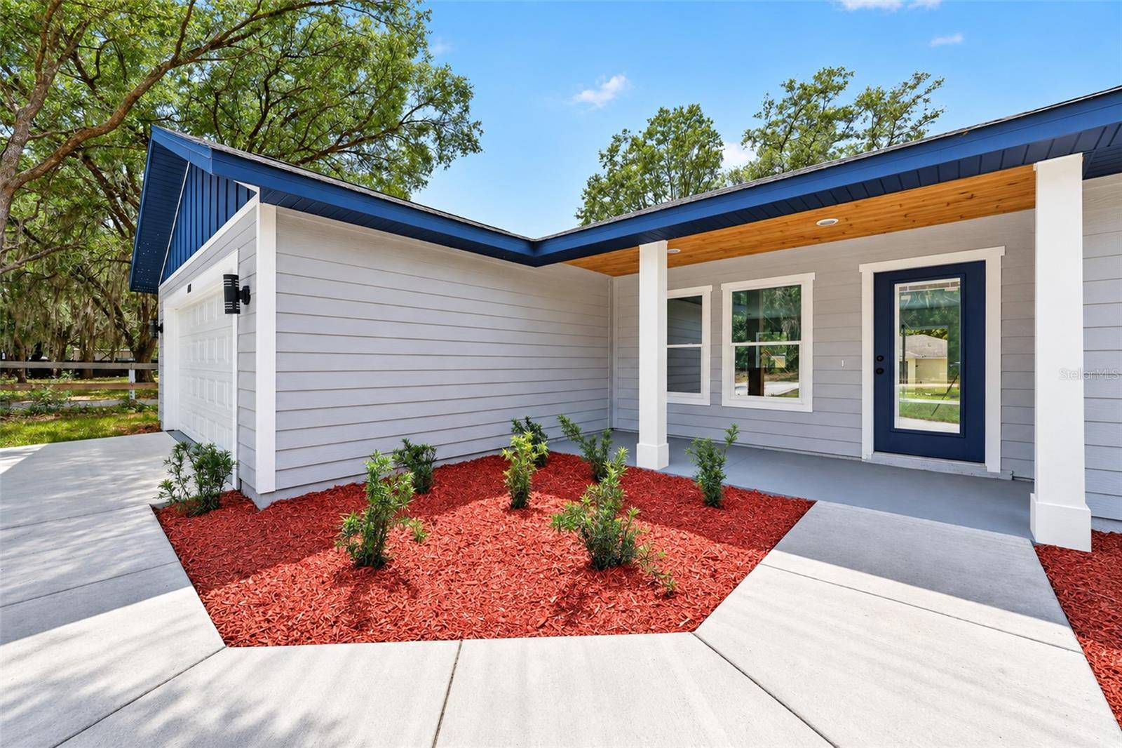 122 GUAVA PASS TER, Ocklawaha, FL 32179