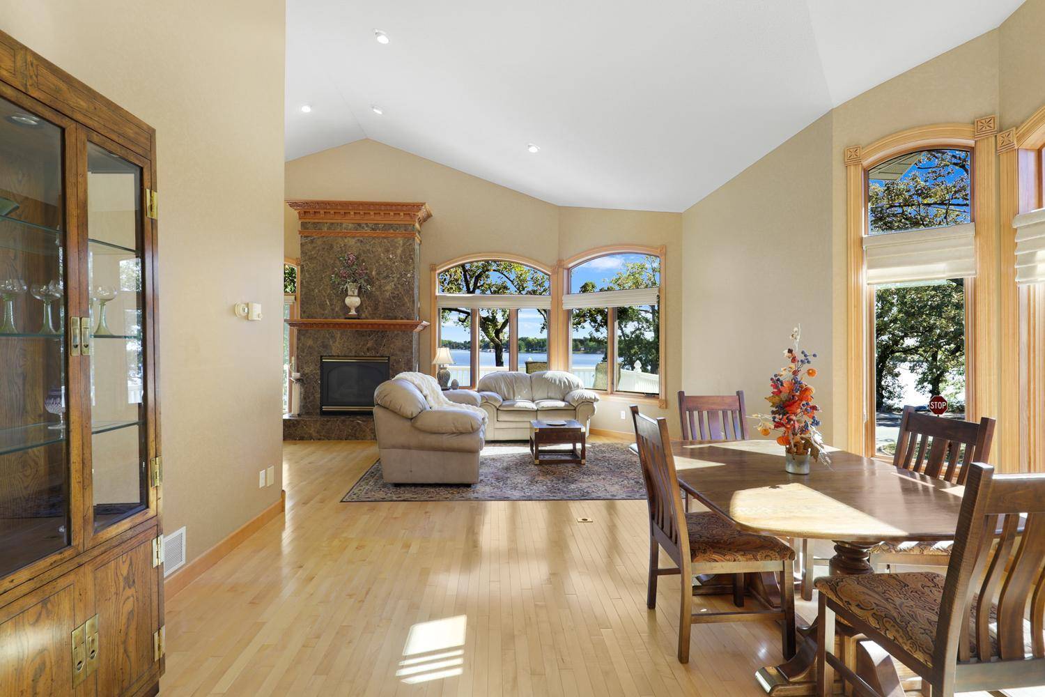 1001 Lakeshore DR, Big Lake, MN 55309