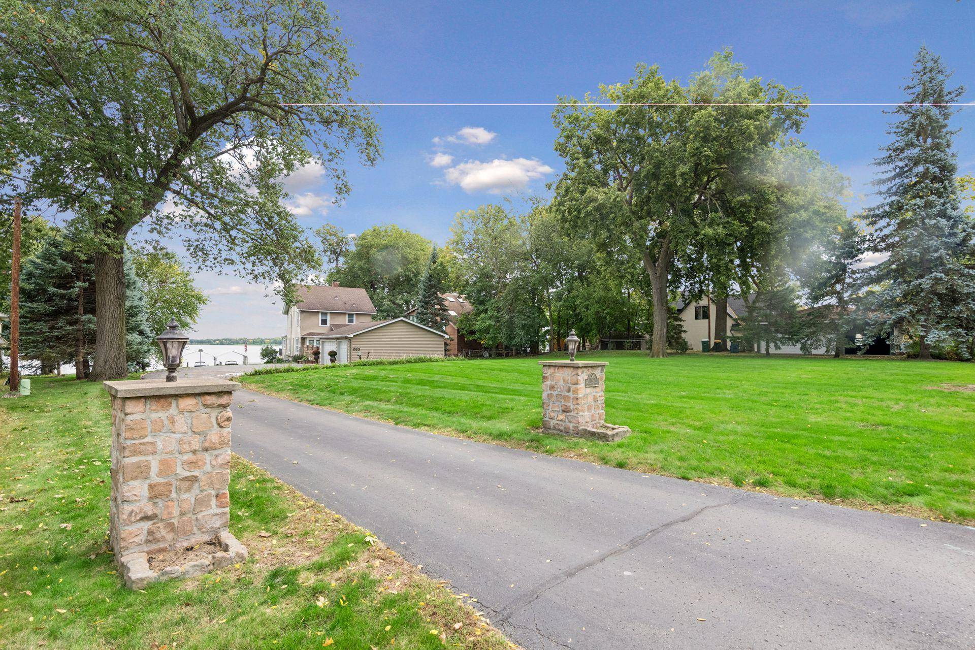 1620 Shadywood RD, Wayzata, MN 55391