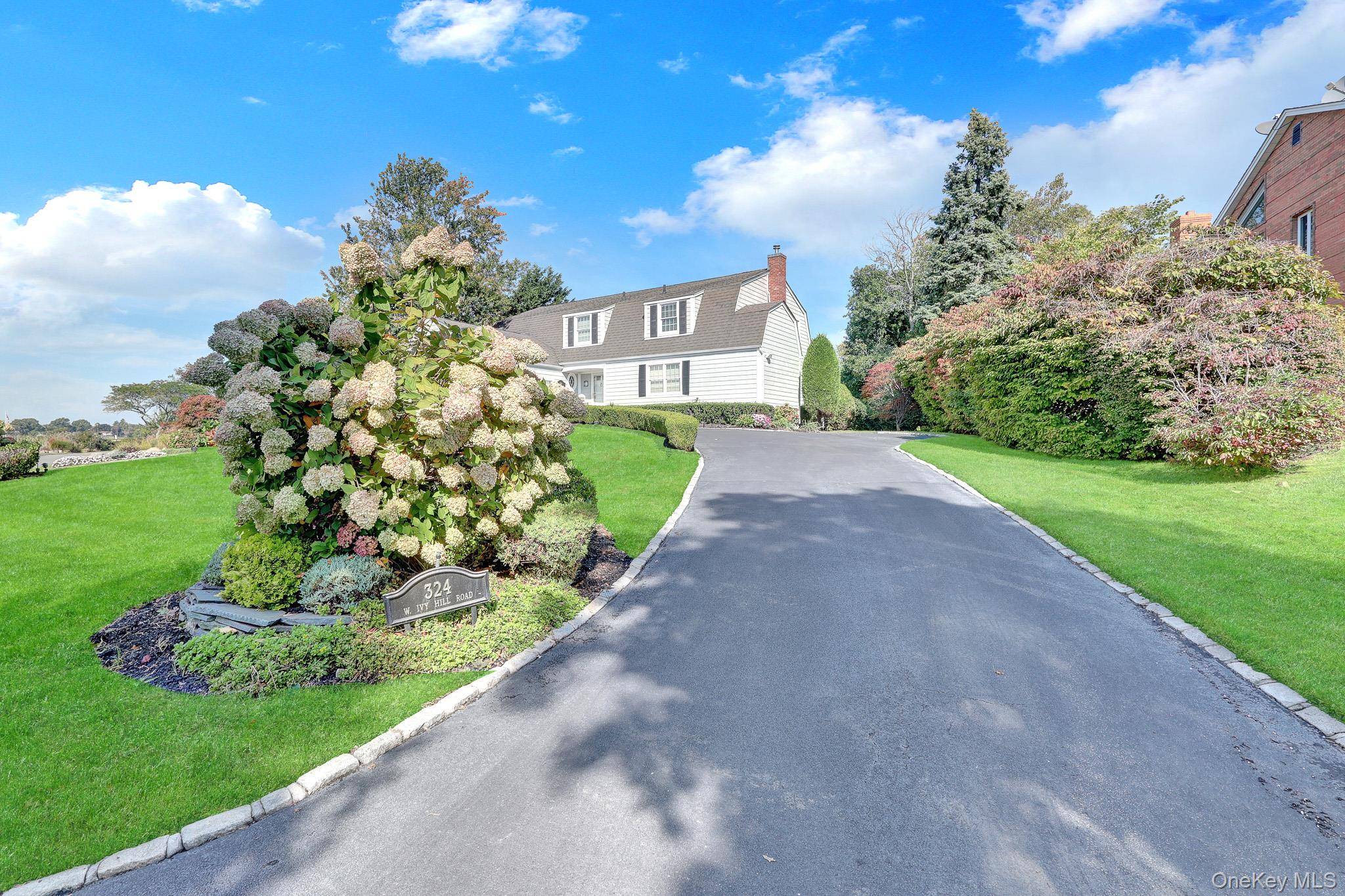 324 W Ivy Hill RD, Woodsburgh, NY 11598