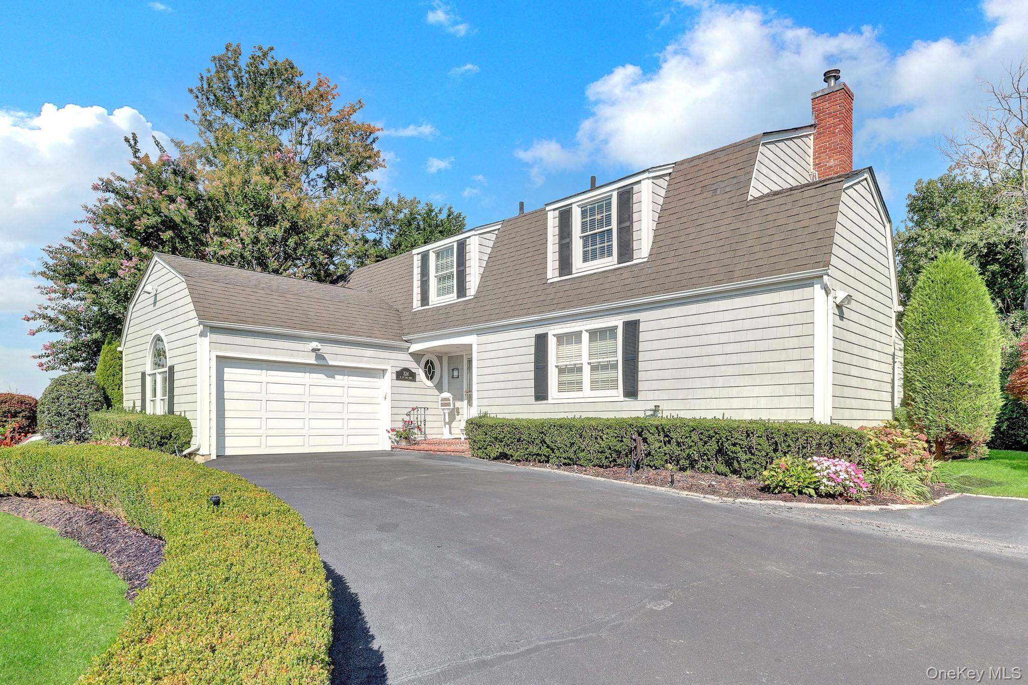 324 W Ivy Hill RD, Woodsburgh, NY 11598