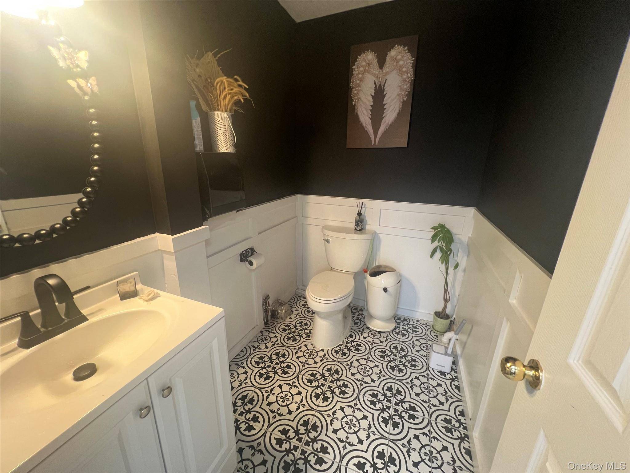 487-491 Willis AVE #489, Williston Park, NY 11596