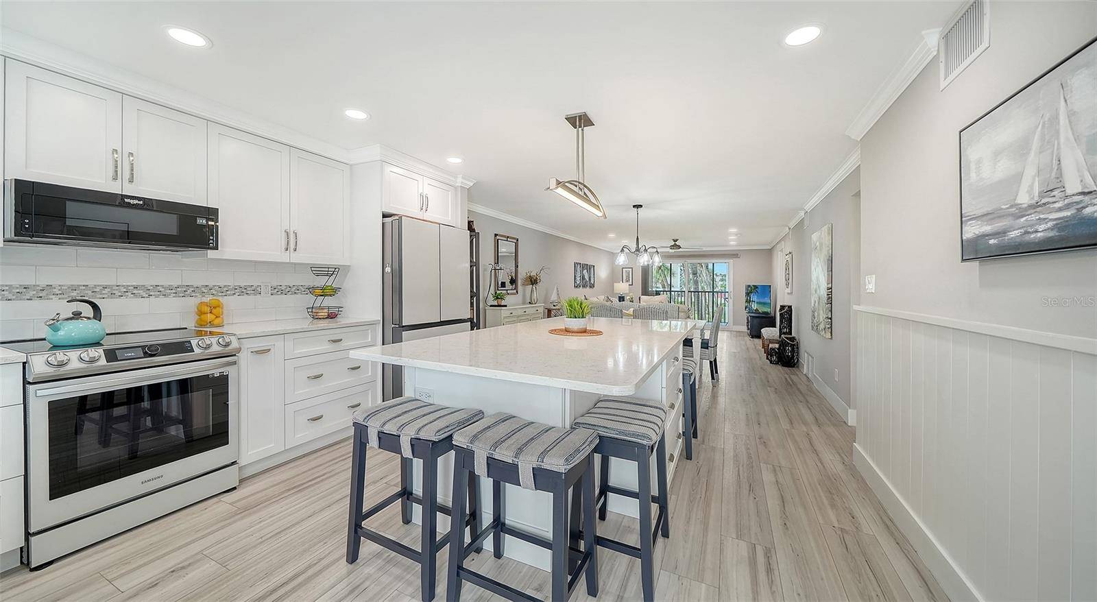 5600 BEACH WAY DR #207, Sarasota, FL 34242