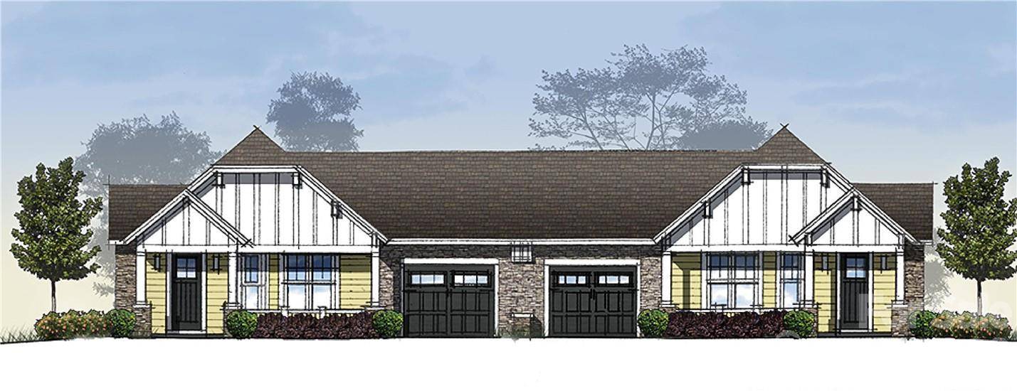 31 Golden Aster DR, Laurel Park, NC 28739