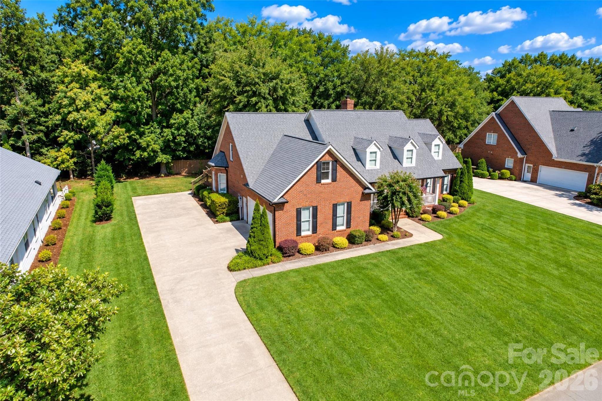 5480 Glen Forest DR, Charlotte, NC 28226