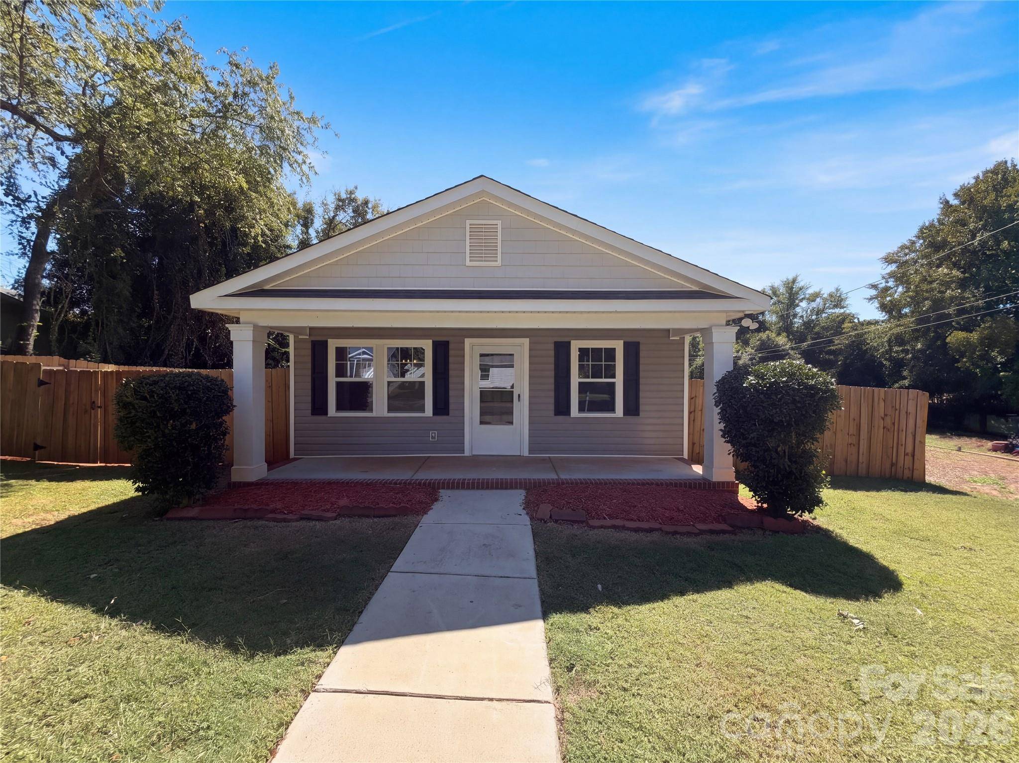 413 Greenwood DR, Charlotte, NC 28217