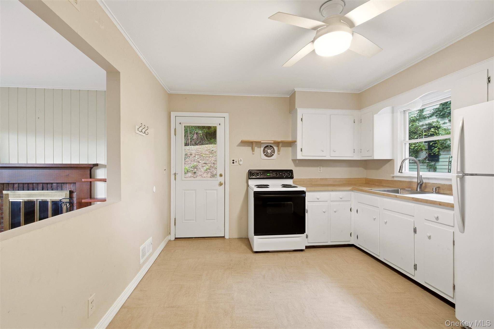 35 Ward AVE, Northport, NY 11768
