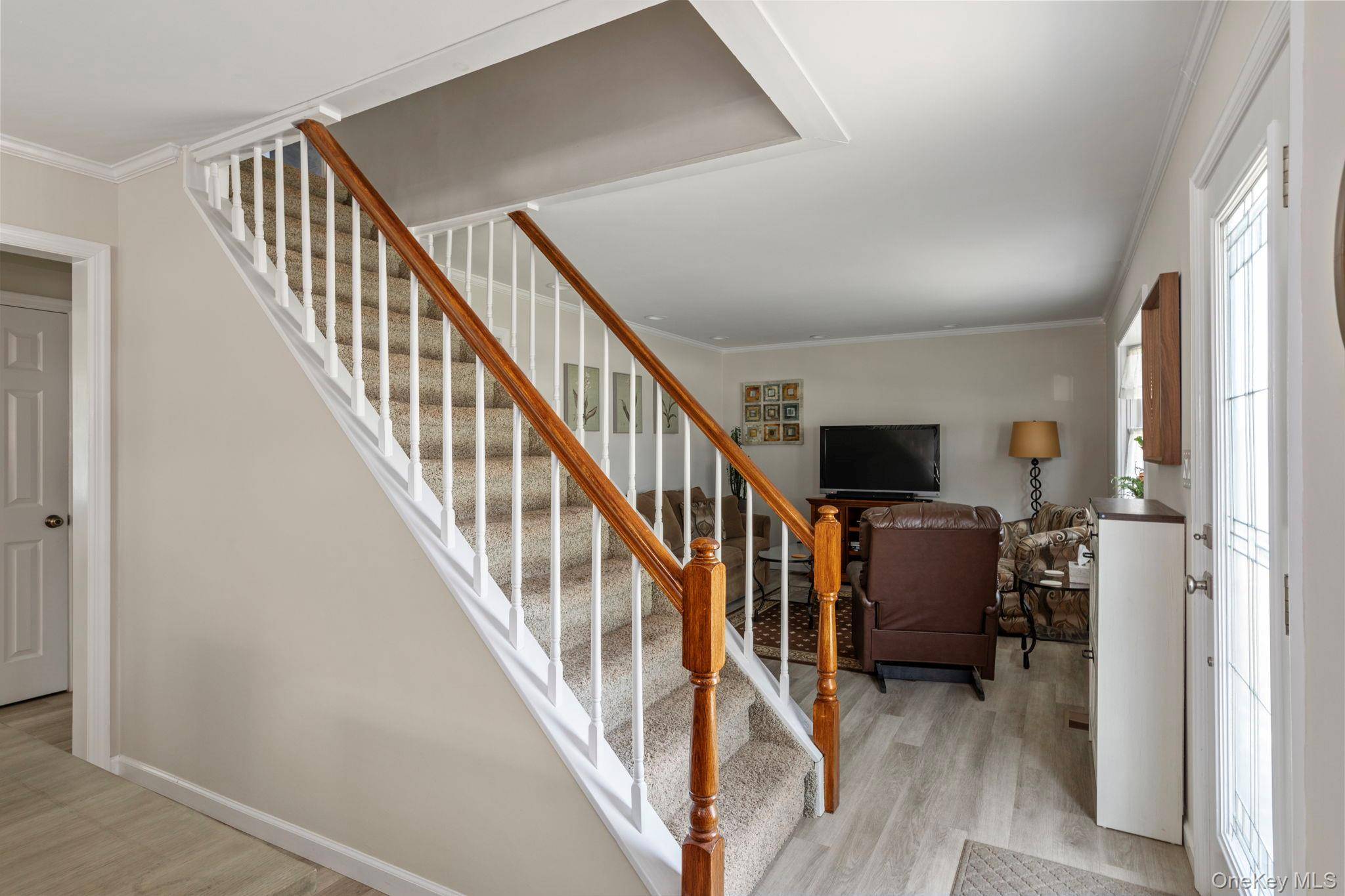 139 Arlyn DR, Massapequa, NY 11758