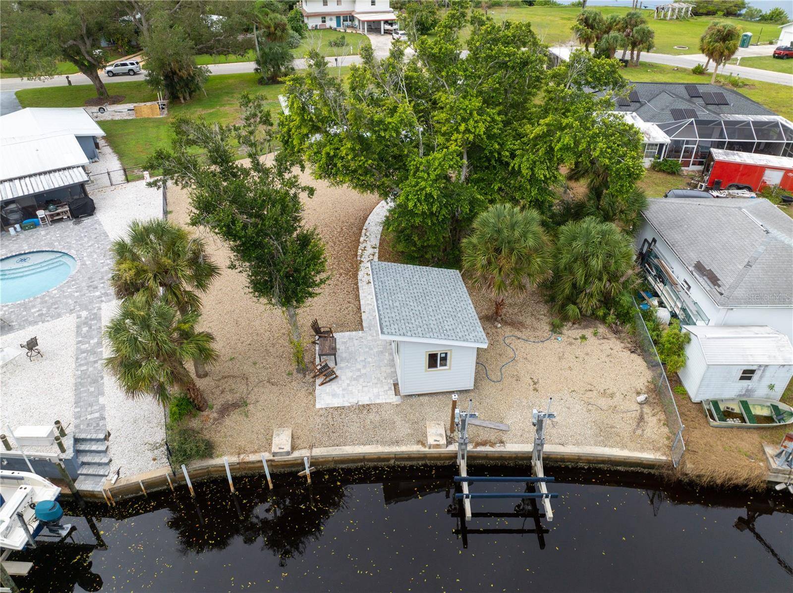 400 DONA DR, Nokomis, FL 34275