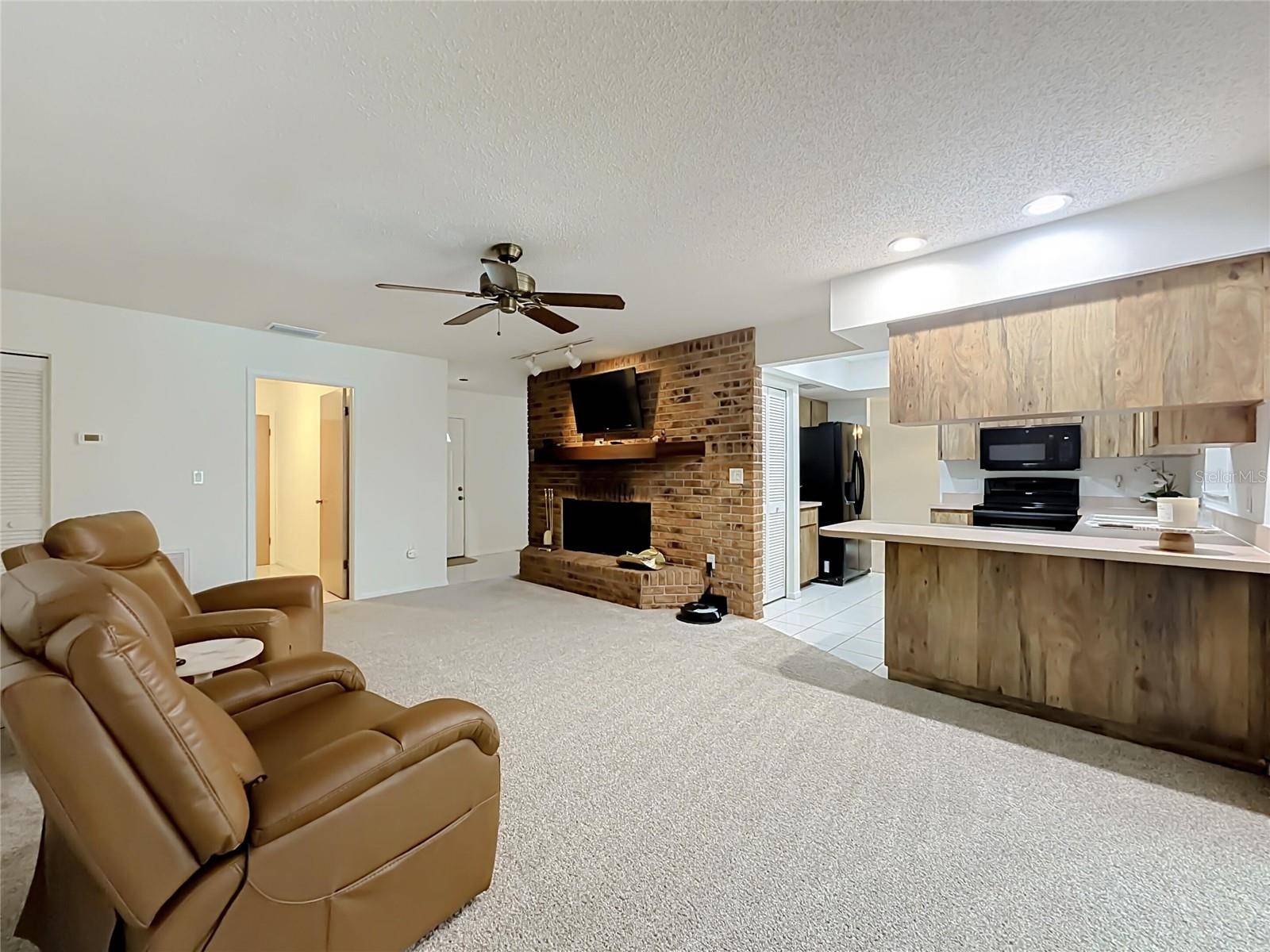 10617 SEMINOLE FOREST ST E, Seminole, FL 33778