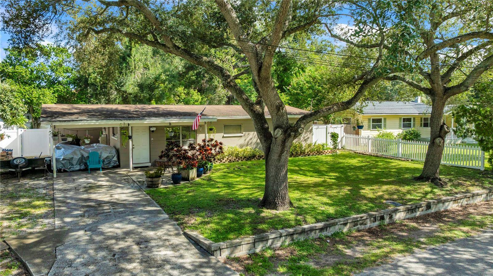 1104 E LAMBRIGHT ST, Tampa, FL 33604