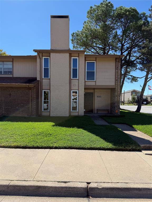 2114 Westmoor Place, Arlington, TX 76015