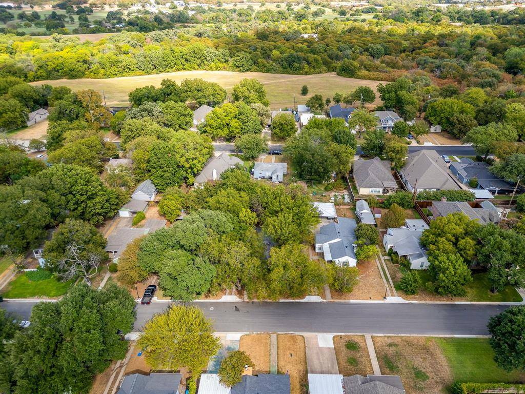720 Northwood Road, Fort Worth, TX 76107