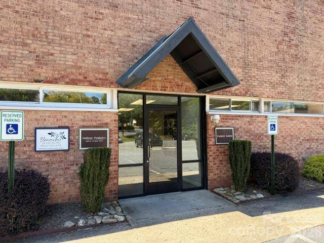 912 2nd ST NE #Suite #3, Hickory, NC 28601