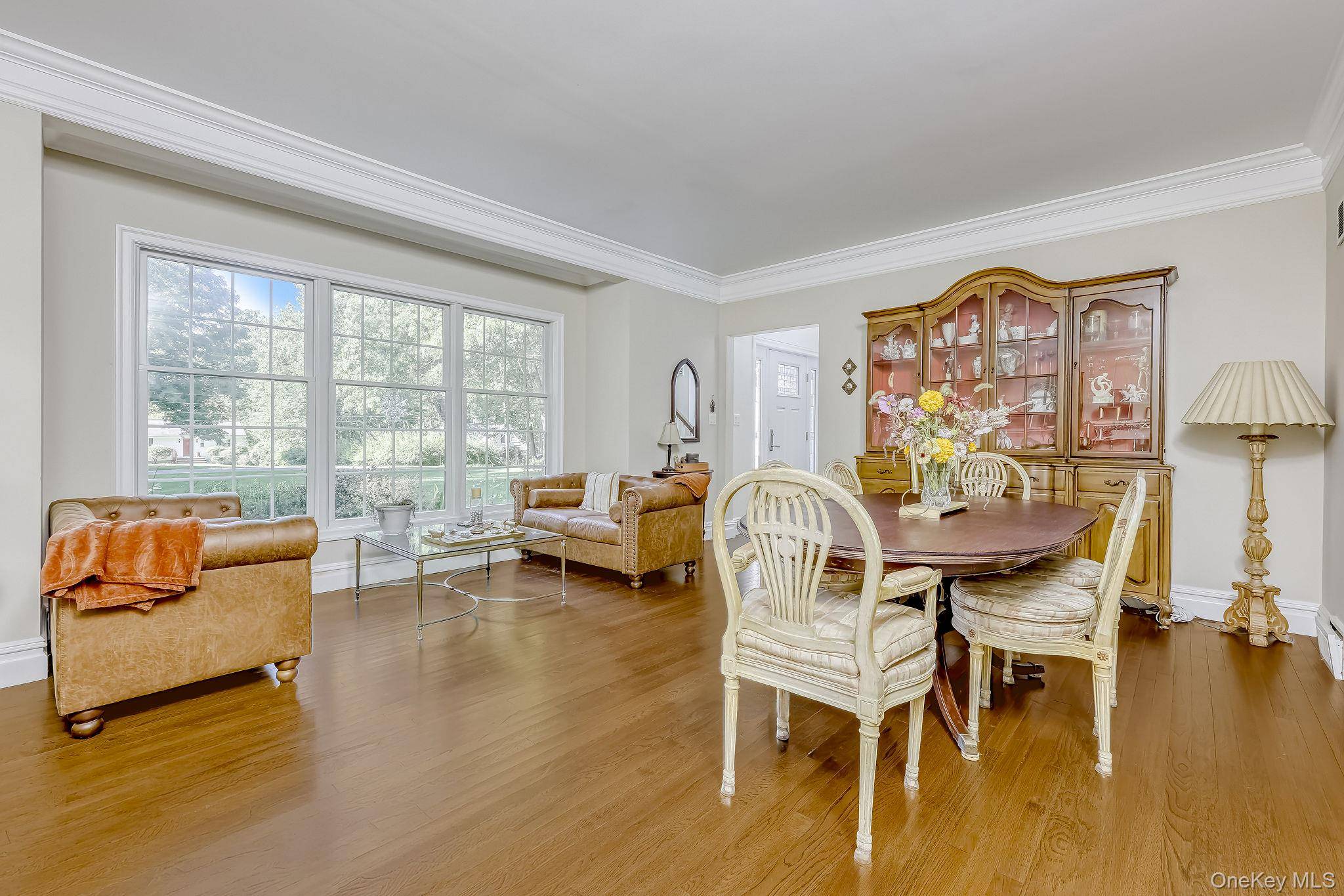 32 Bayard LN, Suffern, NY 10901