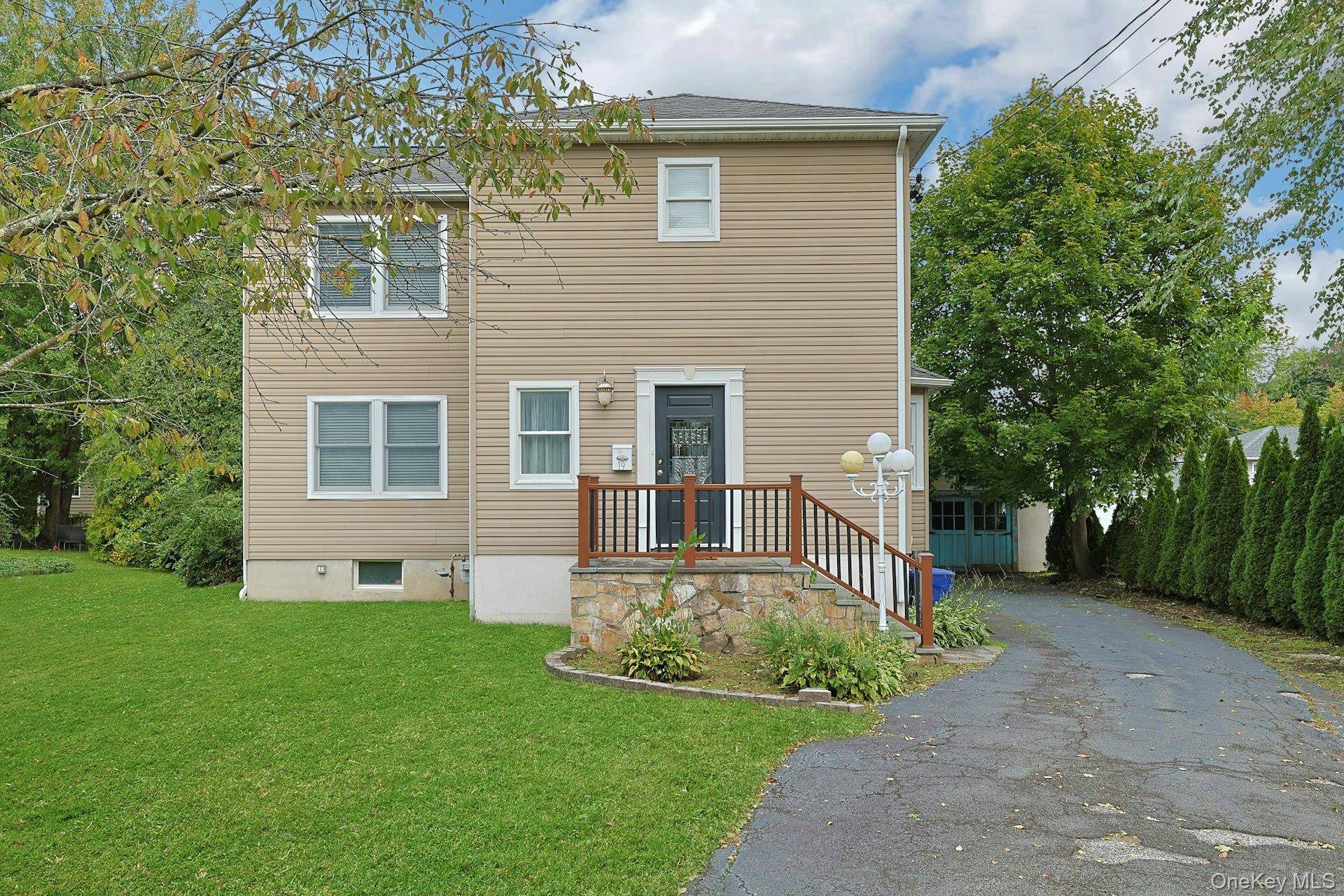 19 Cambridge ST, Valhalla, NY 10595