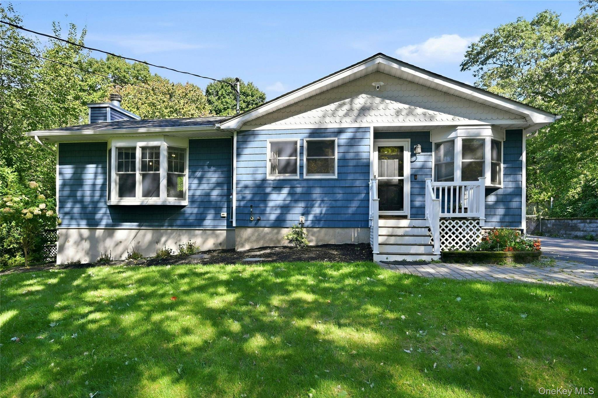 82 Oakwood DR, Wading River, NY 11792