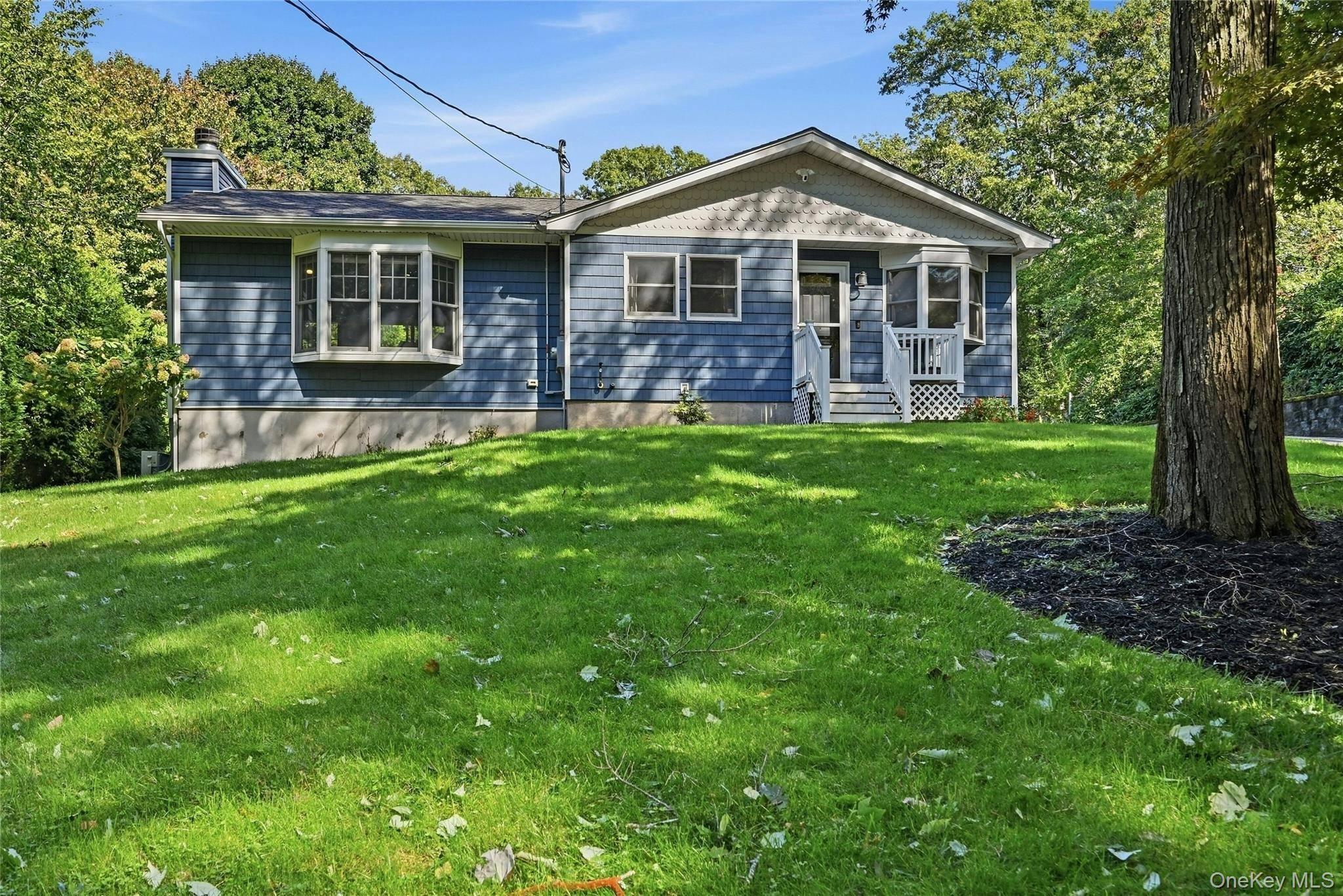 82 Oakwood DR, Wading River, NY 11792
