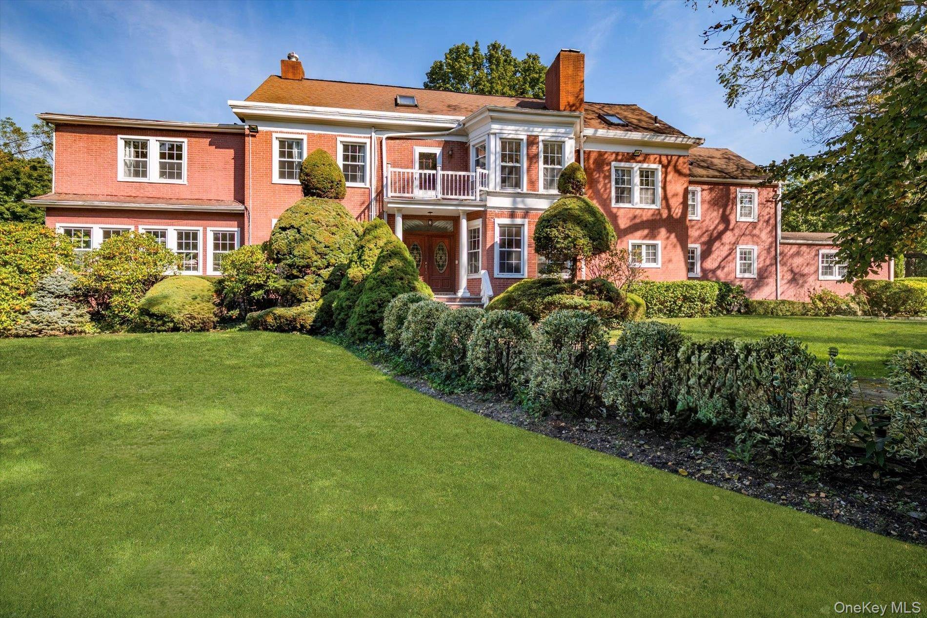 47 Red Ground RD, Old Westbury, NY 11568