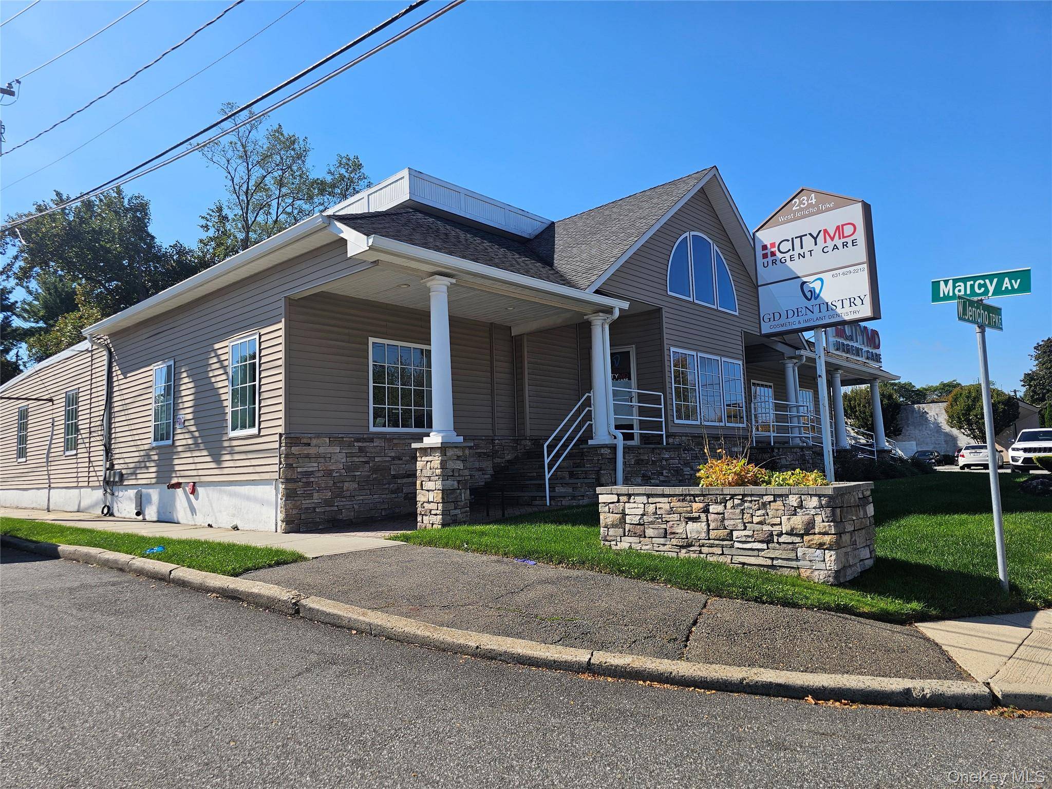 234 W Jericho TPKE, Huntington, NY 11746