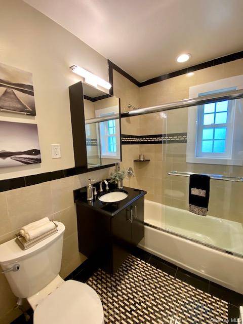 301-1 Robinson AVE #301-1, Patchogue, NY 11772