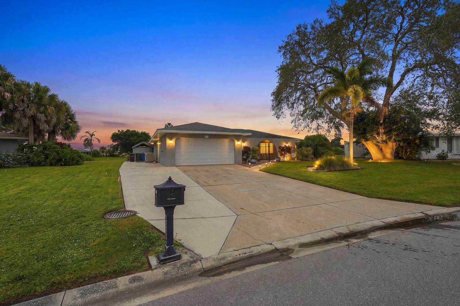 2331 SANDLEWOOD DR, Venice, FL 34293