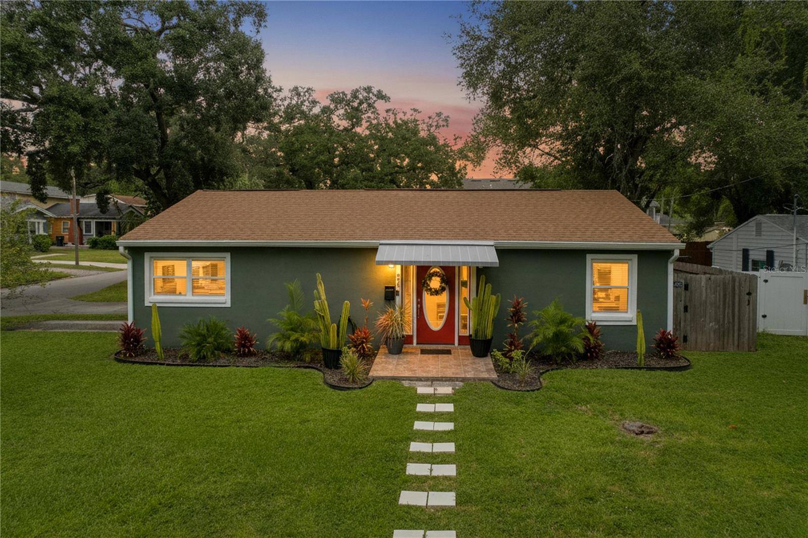 611 W HENRY AVE, Tampa, FL 33604